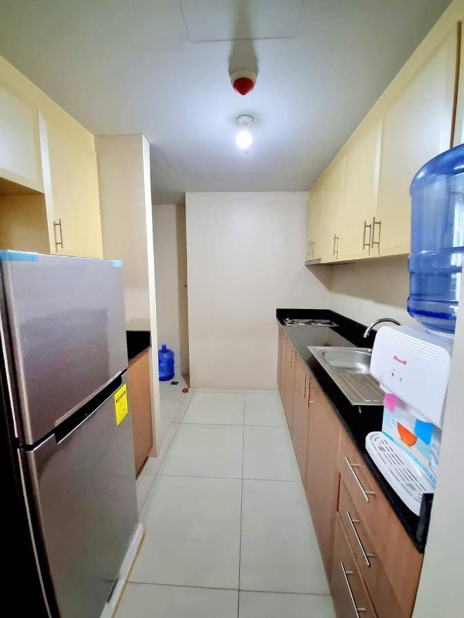 One Palm Tree Villas Manila Bagian luar foto